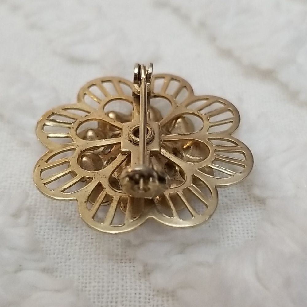 Vntg: Gold tone Rhinestone Brooch - Picture 5 of 7